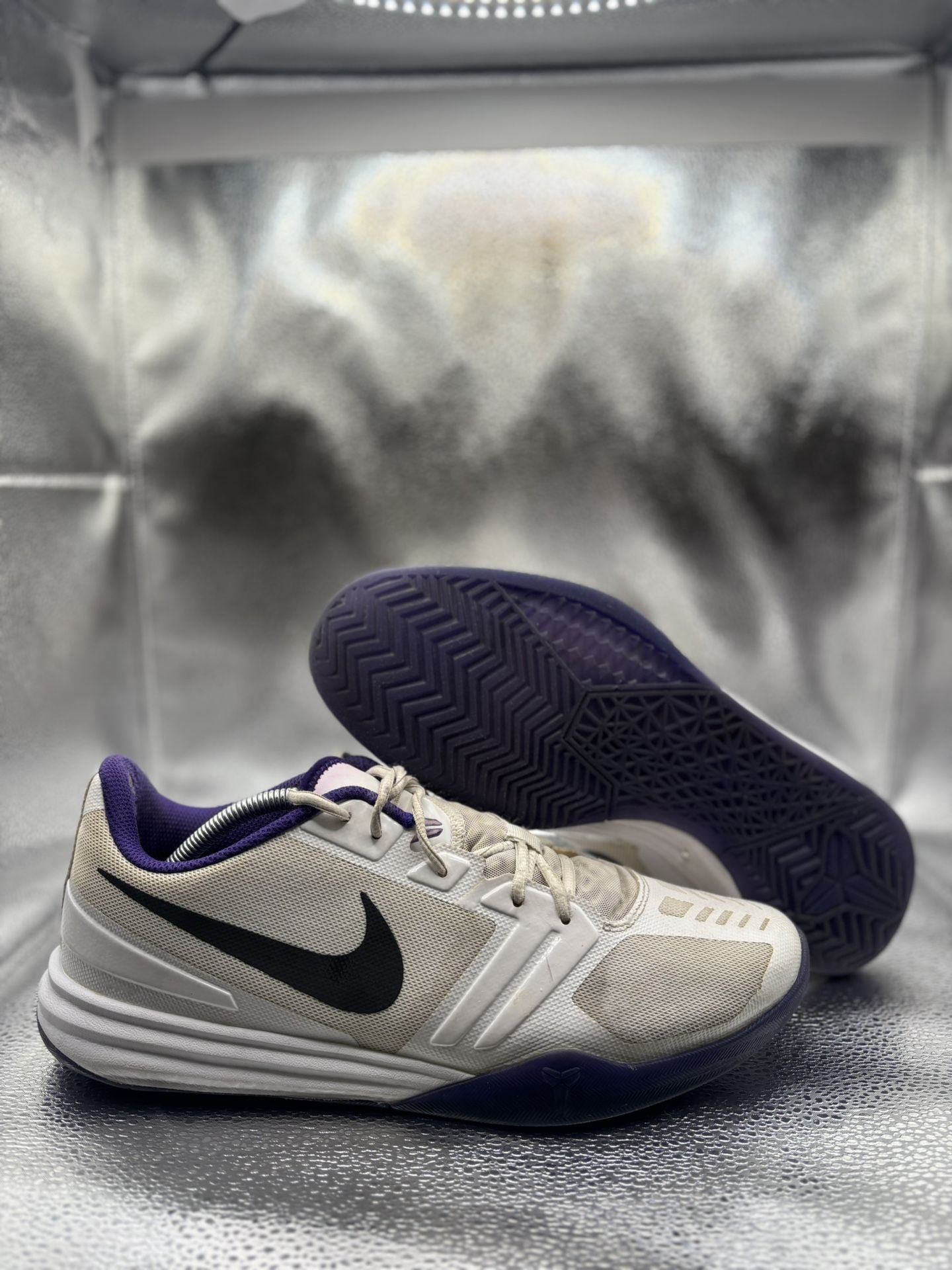 Nike Kobe Mentality White Court Purple