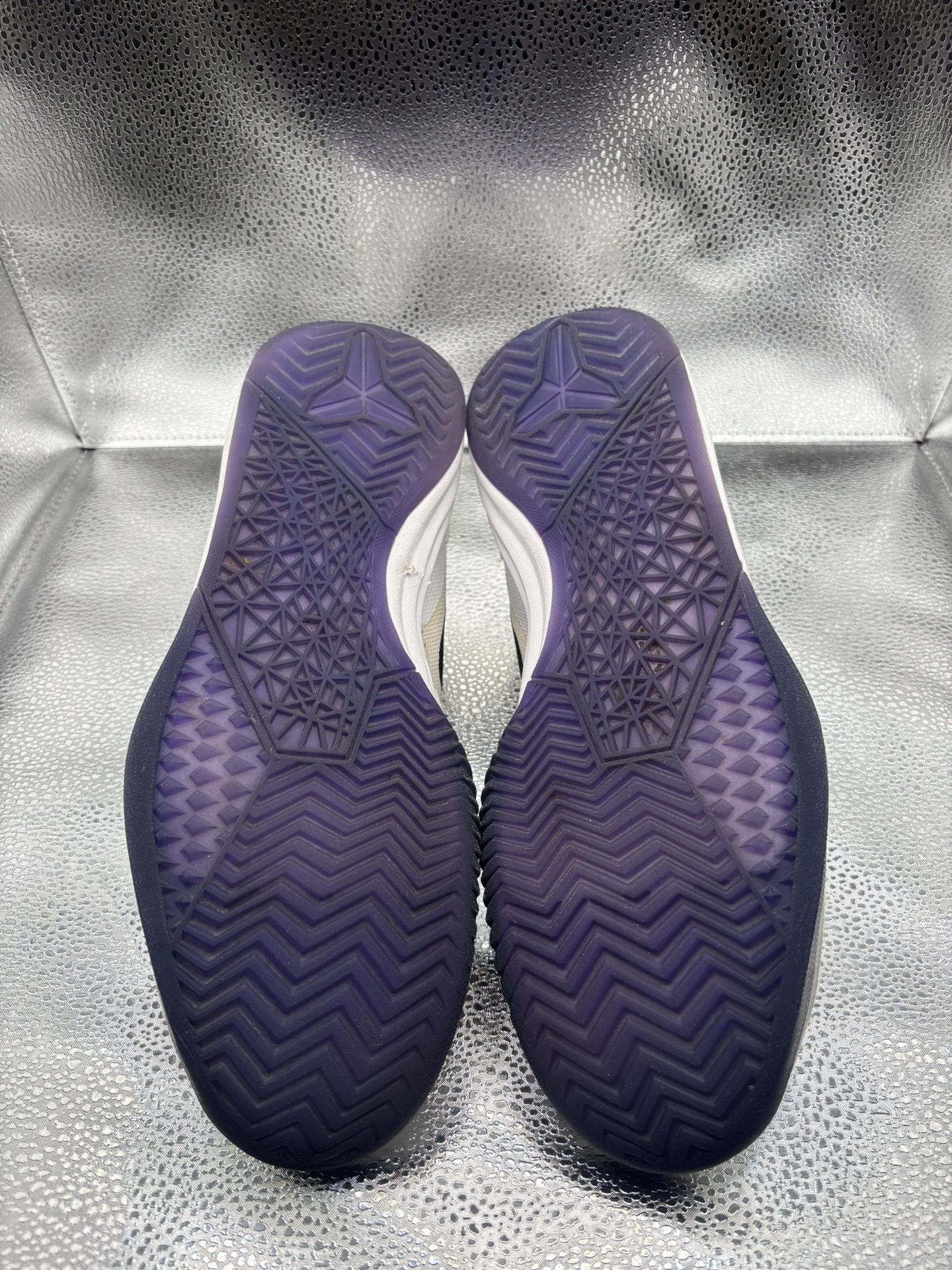Nike Kobe Mentality White Court Purple - photo 3