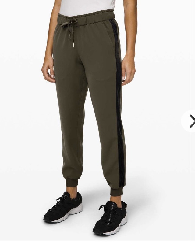 Lululemon On the Fly Jogger Sz 6