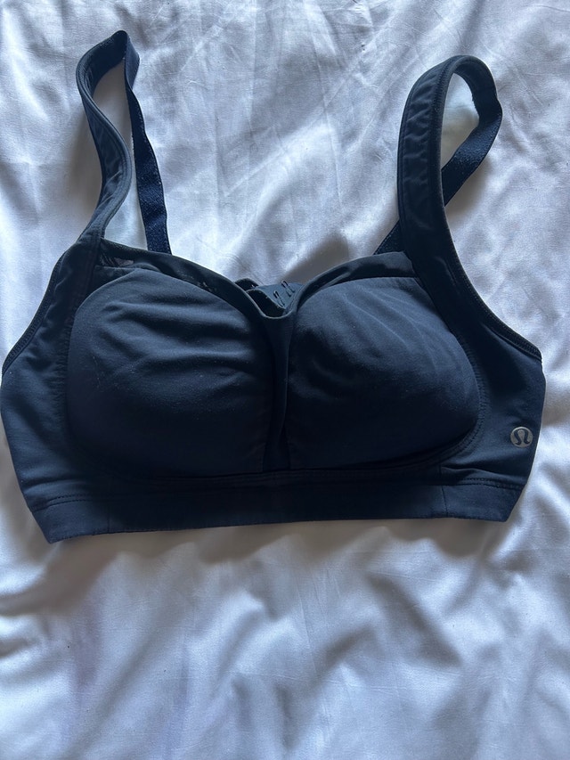 4 Lululemon sports top and 1 Reebok Activewear all 5 for $30 - photo 2