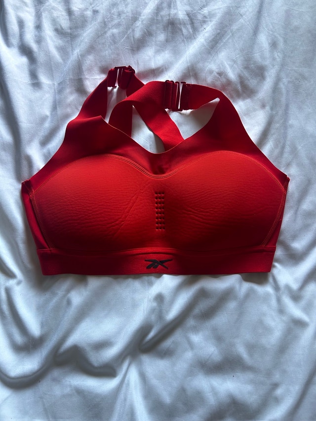 4 Lululemon sports top and 1 Reebok Activewear all 5 for $30 - photo 5