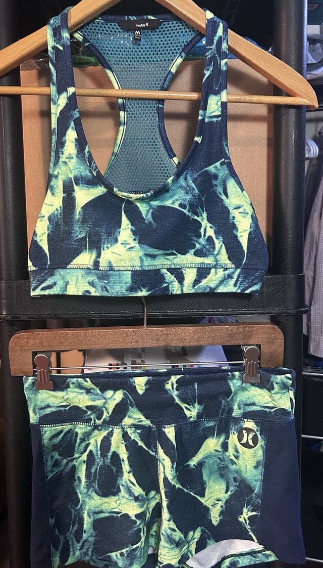 Hurley Activewear Set Sz Med - photo 2