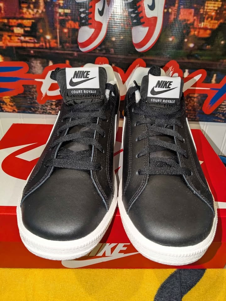 $95 Nike Court Royale - Black/White Mens Size# 10 - Authentic N - photo 3