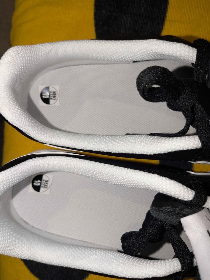 $95 Nike Court Royale - Black/White Mens Size# 10 - Authentic N - photo 5