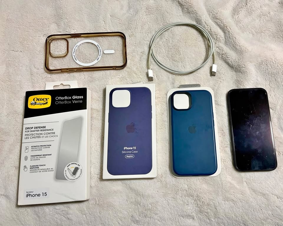 iPhone 15 – 256GB – Black – 100% Battery + Accessories