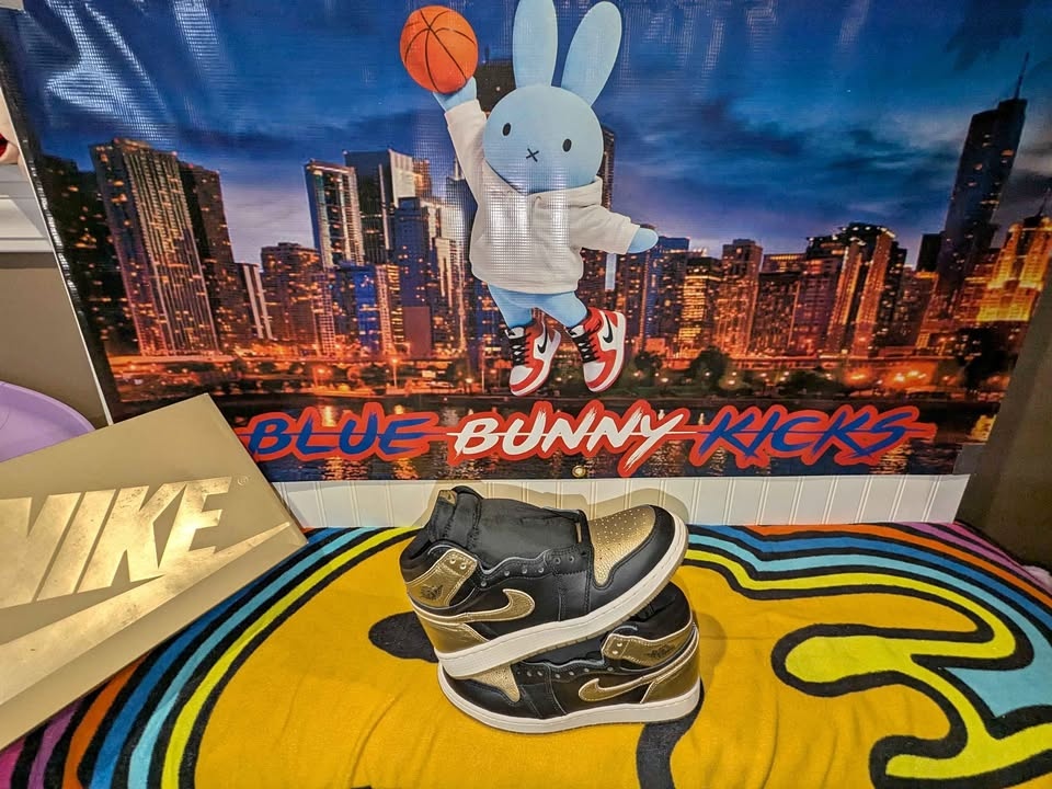 $100- Air Jordan 1 Retro OG -Size# 6.5Y - NEW with OG Box
