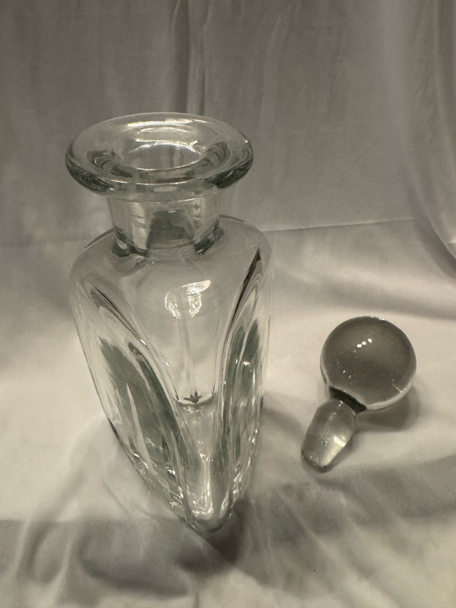 Decanter with round top - photo 4