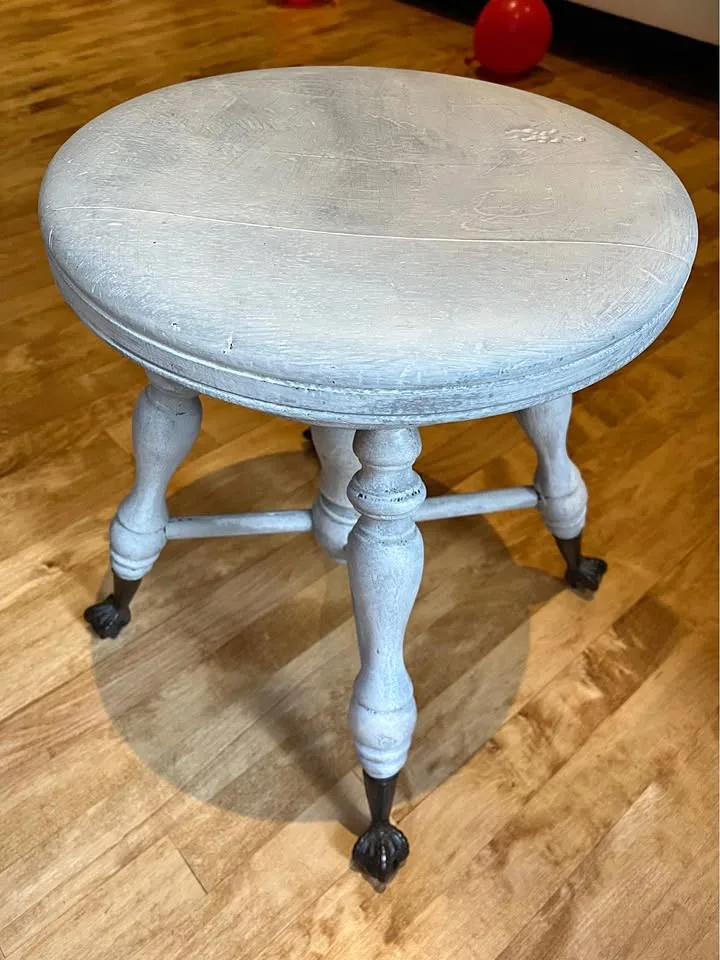 18th CENTURY ANTIQUE CLAW AND BALL PIANO STOOL thumbnail