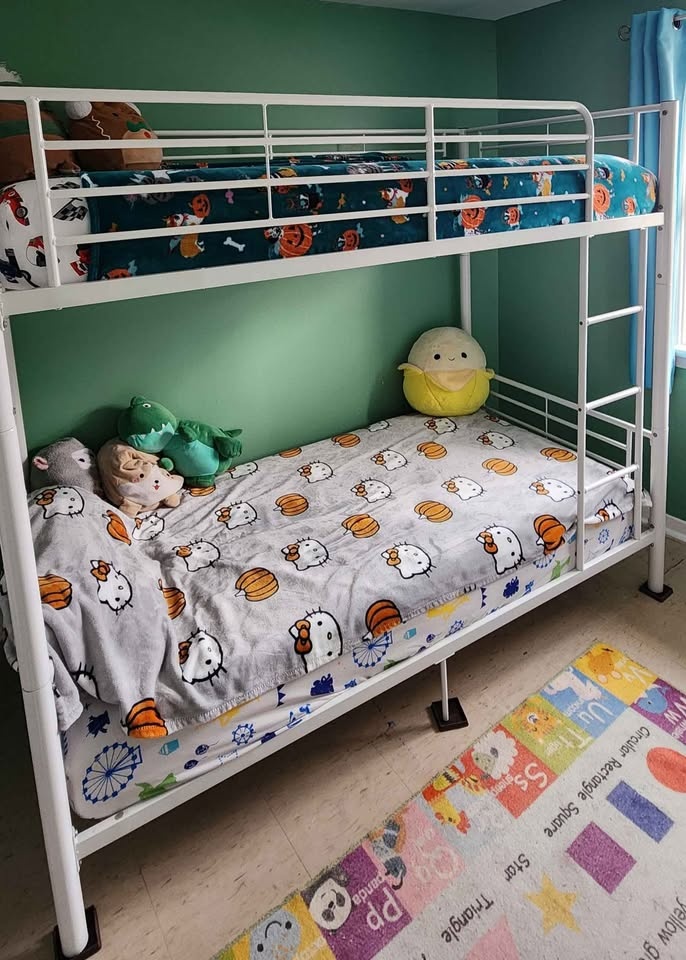 Twin over Twin white Bunk bed - photo 3