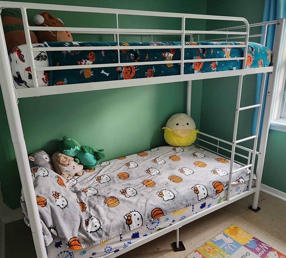 Twin over Twin white Bunk bed - photo 4