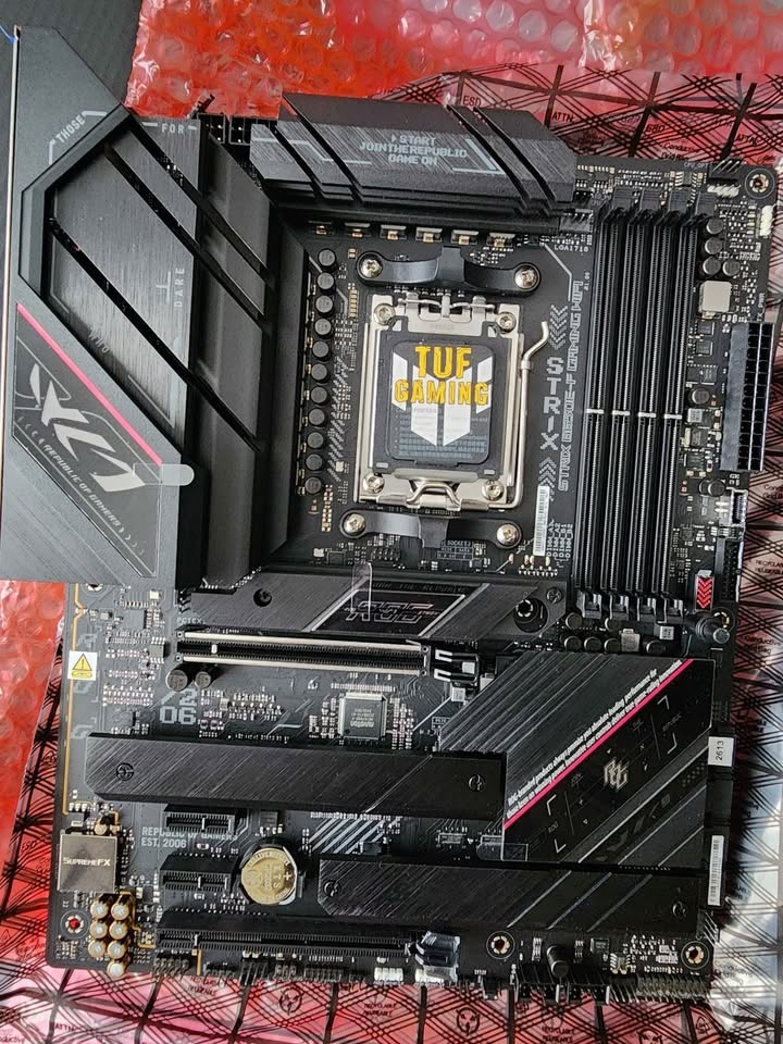 ASUS ROG STRIX B650E-F Gaming WiFi | BRAND NEW | AM5 - photo 2