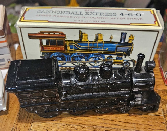 Avon After Shave Collectibles Decanters - photo 5