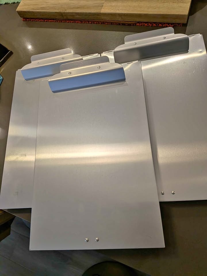 Aluminum clipboard with storage x3
