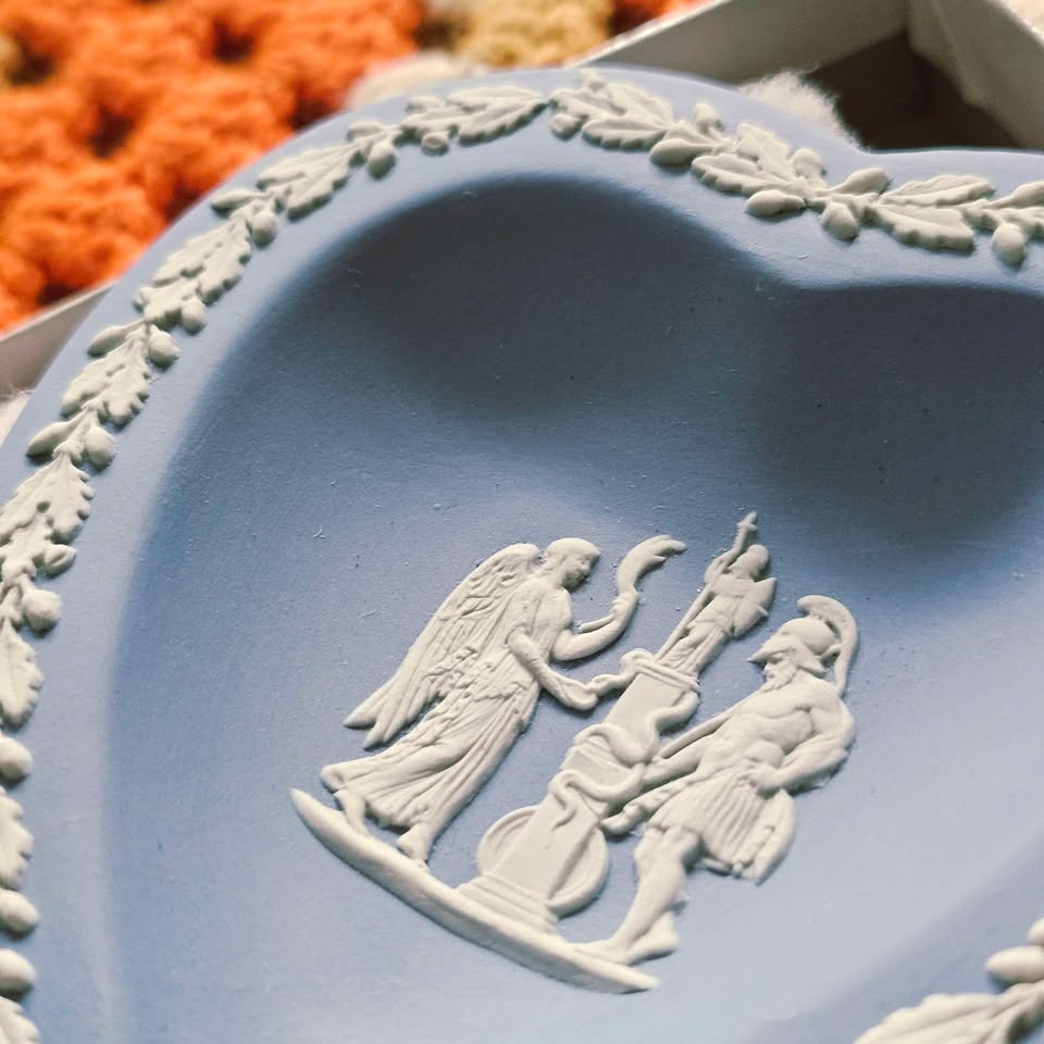 Wedgwood Blue Jasperware Vintage 70s 80s Heart Trinket Dish w/ O - photo 2