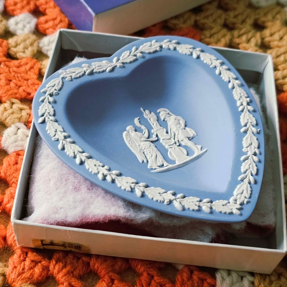 Wedgwood Blue Jasperware Vintage 70s 80s Heart Trinket Dish w/ O - photo 3