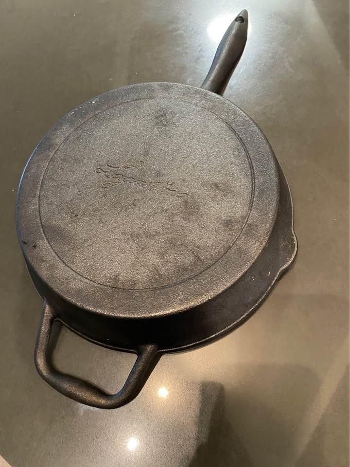 Lagostina Cast Iron Skillet, 10 inch, Oven/Broiler Safe - photo 2