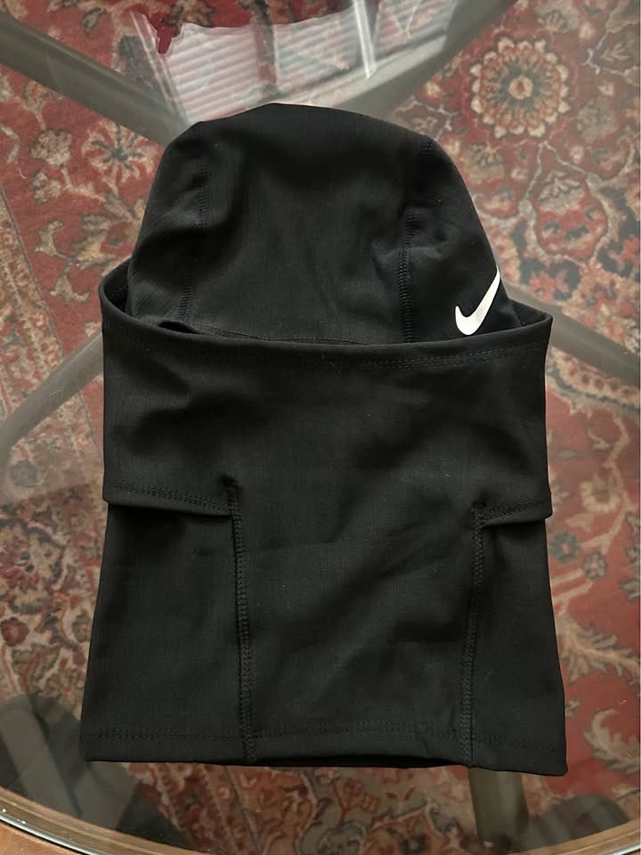 Nike pro therma-FIT hood