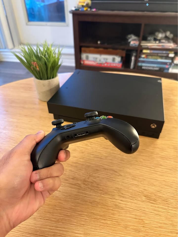 Xbox one X 1 TB - photo 3