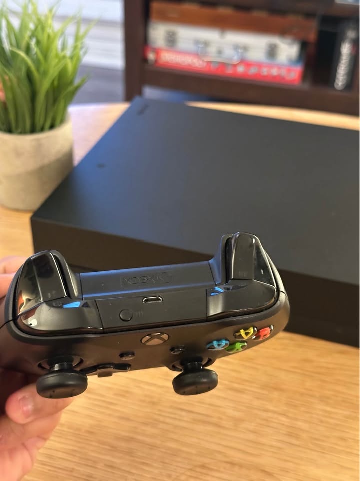 Xbox one X 1 TB - photo 4