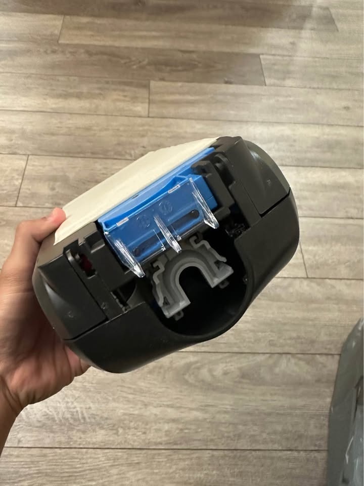 Ecolab soap dispenser - photo 3