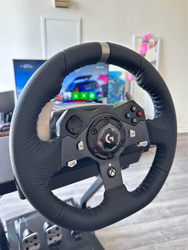 Logitech G920 Racing Wheel