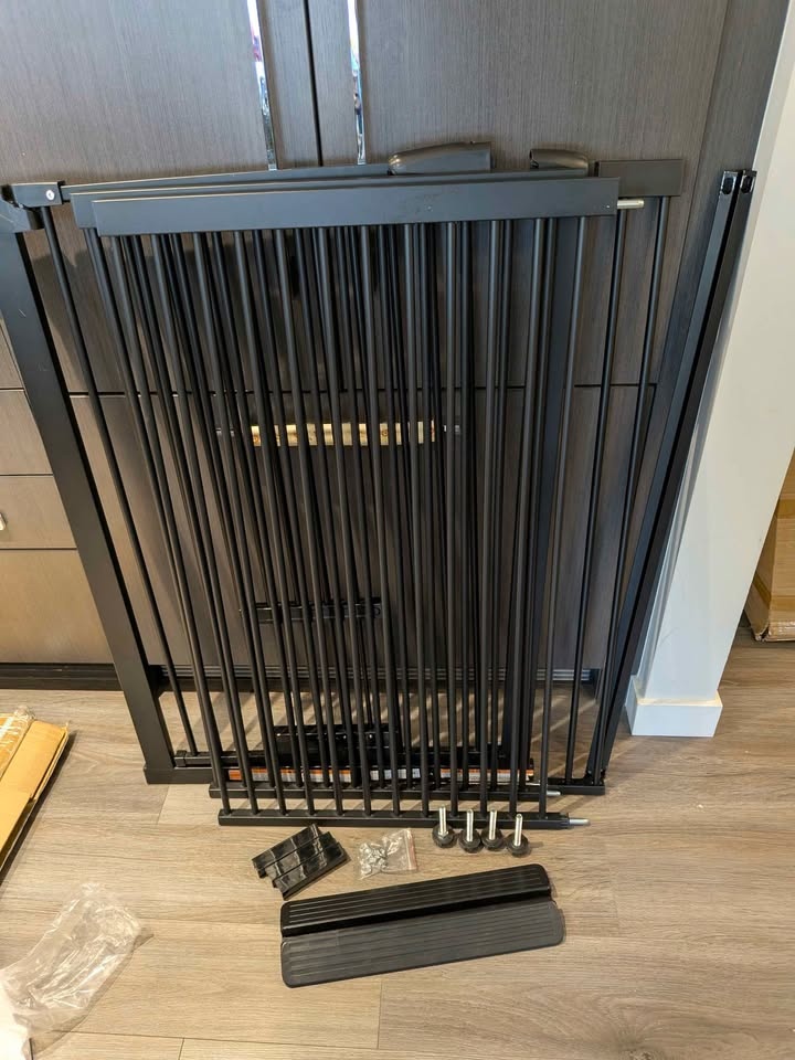 WAOWAO Dog Pet Baby Gate 77.56-85.43" Wide Black