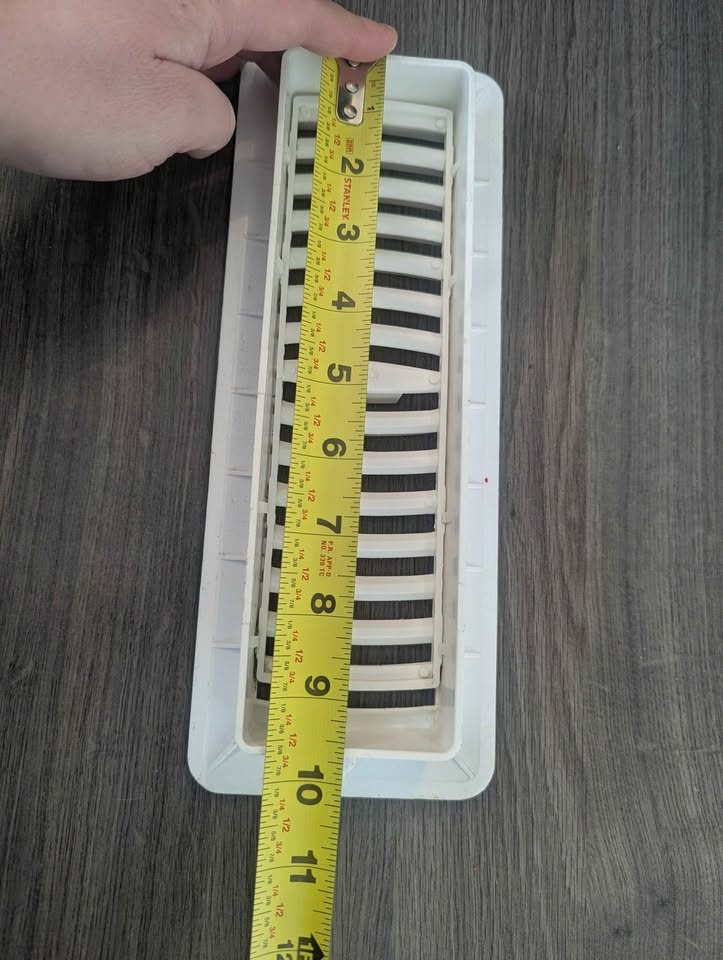 White floor vents - photo 3