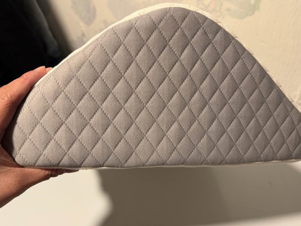 Knee Wedge Pillow for Recovery-Leg Elevation Support - photo 5