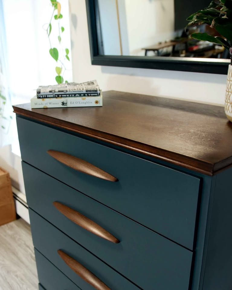 Modern Tall Solid Wood Dresser Kaufman 5 Drawers Delivery - photo 3