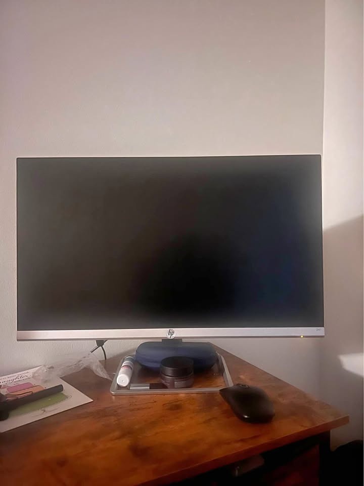 24 inches HP monitor