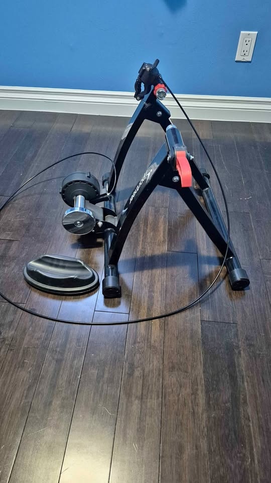 Stationary bike stand (Sportneer)