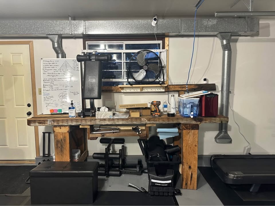 FREE WOODEN WORK BENCH - photo 2