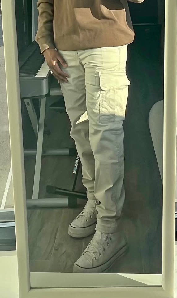 American Eagle Khaki Cargo Pants - 28x32 - Excellent