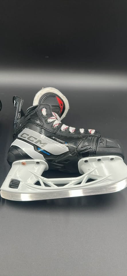 CCM JetSpeed FT680 Junior Hockey Skates - photo 3