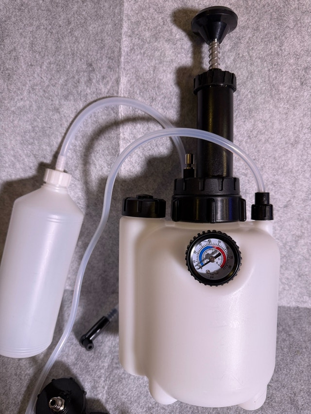Brake Bleeder Kit - photo 2