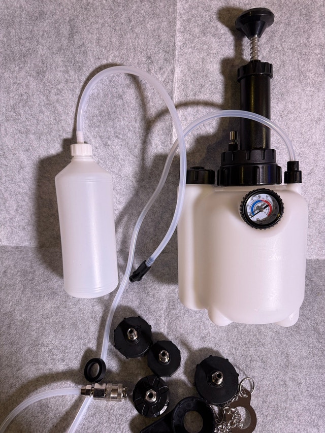 Brake Bleeder Kit - photo 4