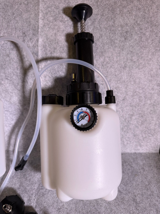Brake Bleeder Kit - photo 5