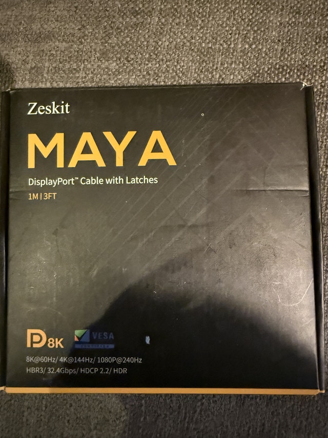 1m MAYA™ 8K DisplayPort 1.4 Cable with Latches