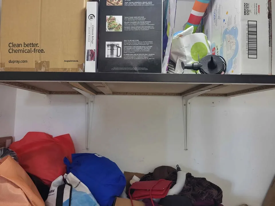 Shelf Brackets with Platforms image indicator(2)