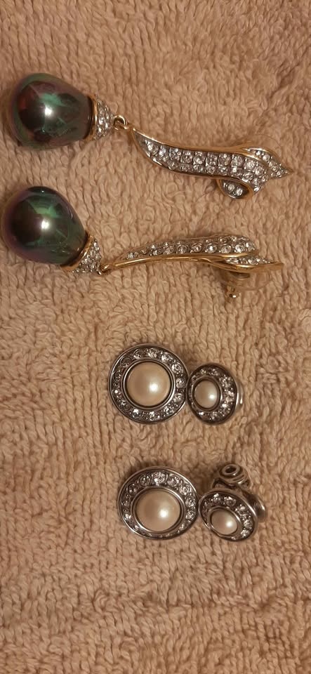 Vintage Monet Earrings and Butler Earrings - photo 4