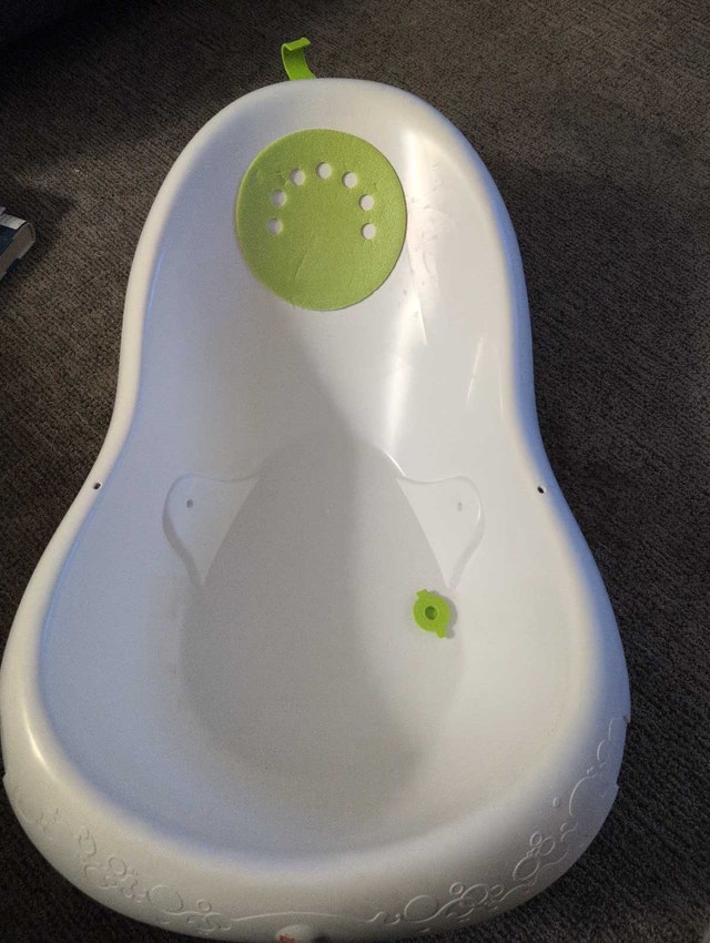 Baby bath tub