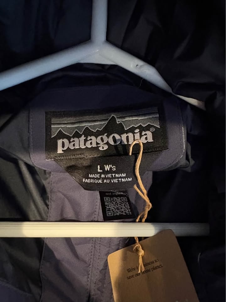 Patagonia women’s large jacket - photo 4