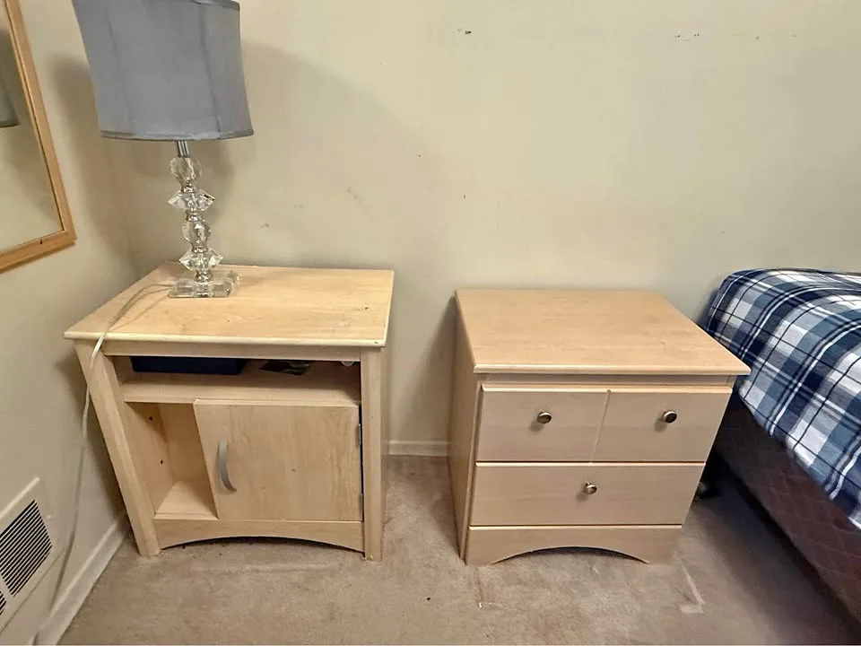 2 Bedside tables thumbnail
