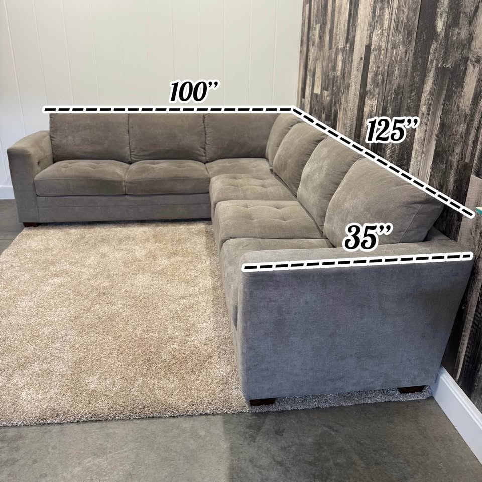 Thomasville 2-Piece Sectional – USB Charging - photo 5