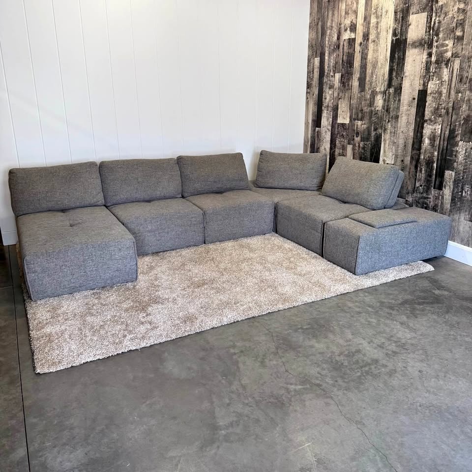 Laney Park U-Shape 6-Piece Modular Sectional