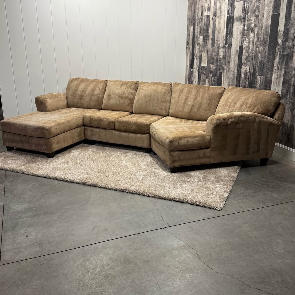 Large Royal Beige Sectional with Cuddler Seat - photo 2