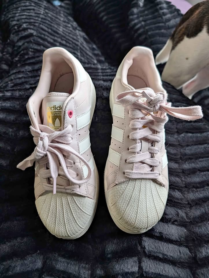 ADIDAS - soft PINK - SIZE 8
