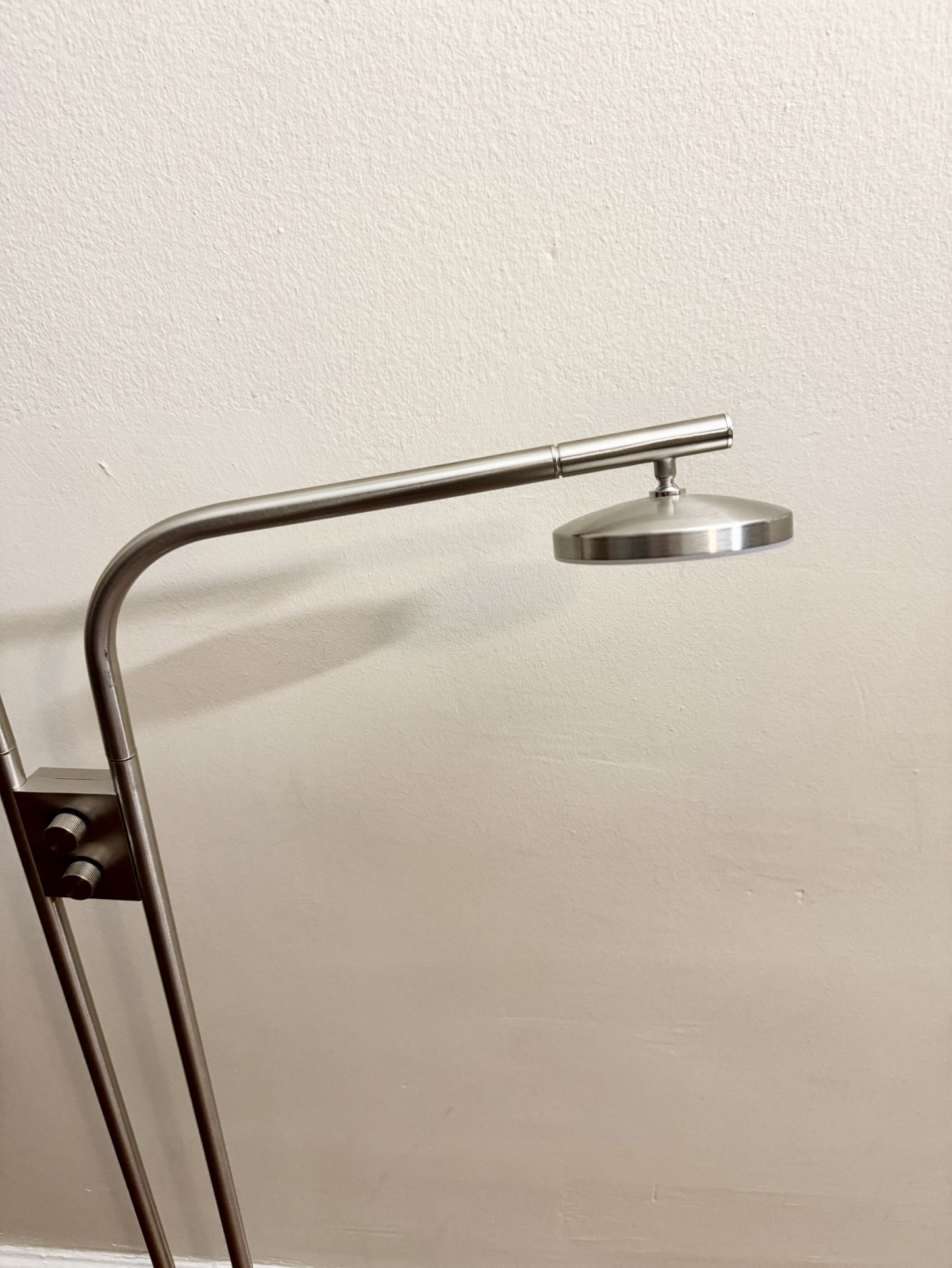 IKEA ISJAKT LED Floor Lamp – Needs Adapter - photo 5