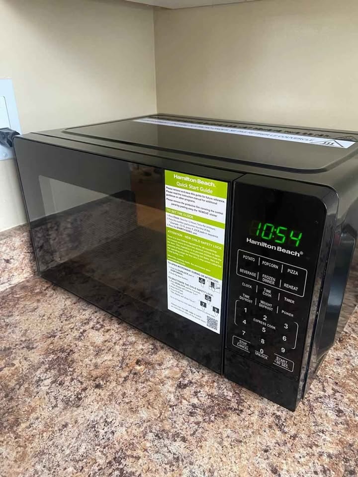 Hamilton Beach microwave oven - photo 2