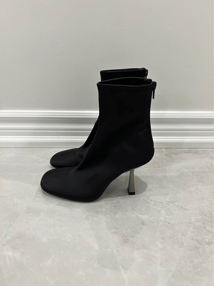 Zara Heeled Booties